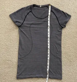 LULULEMON Swiftly Tech Short Sleeve Crew T-Shirt 6 Hyper Stripe Black Like New thumbnail 5