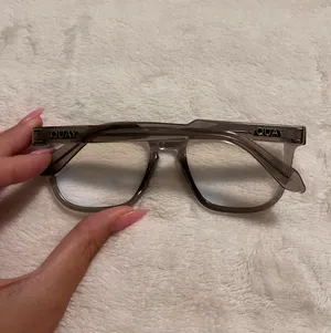 Quay Australia Jezzebel Blue Light Glasses thumbnail 2