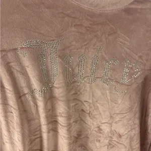 Juicy Couture Pink Velour‎ Top with Rhinestone Logo Size Medium EUC thumbnail 2