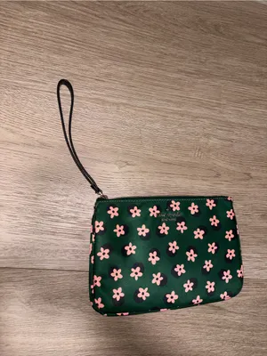 Kate Spade Green Floral Wallet Wristlet NEW thumbnail 10