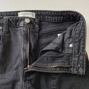 Abercrombie Curve Love High Rise Skinny Jeans Black Raw Hem 27 thumbnail 8