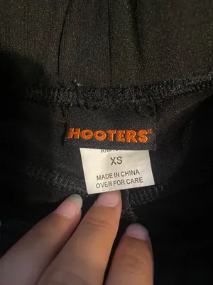 Hooters Uniform thumbnail 4