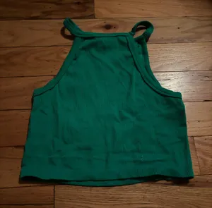 Crop top Green thumbnail 1