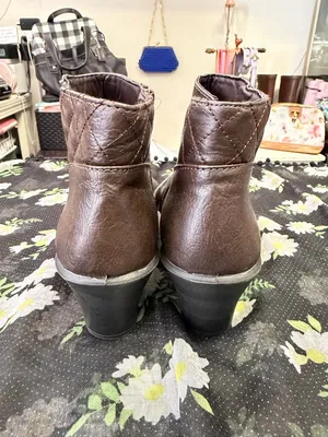 Comfort Wave Brown Faux Leather Wedge Ankle Booties with Quilted Side. Size: 8 thumbnail 5