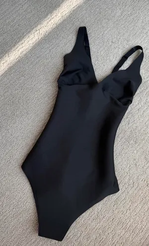SKIMS Plunge Thong Unlined Bodysuit thumbnail 2