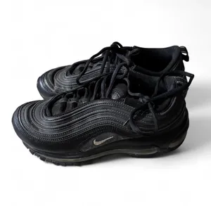 Nike Air Max 97 Womens Size 7 Running Shoes Black Silver DM8347-001 thumbnail 2