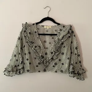 LoveShackFancy Blake Cropped Floral Ruffle Blouse Black White Women's size Large thumbnail 2