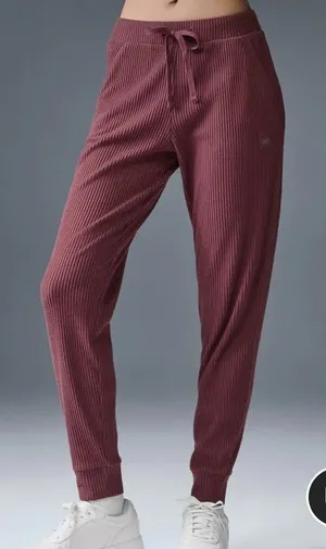Alo Yoga Muse Sweatpants Dark Mauve XS women thumbnail 1