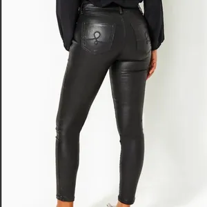 Lilly Pulitzer Eagan Black High Rise Coated Skinny Jeans D31‎ thumbnail 2