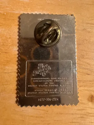 The March Co 1985 USA 22 Love Puppy Stamp Pin thumbnail 3