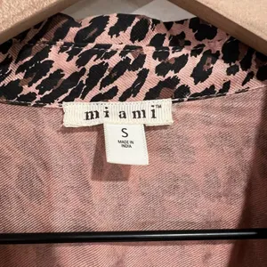 Francesca’s Collection Miami Leopard Print Shift Dress Size Small thumbnail 2