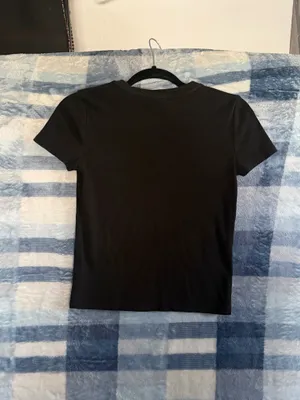 Forever 21 Black Short Sleeve Crewneck Tee thumbnail 5