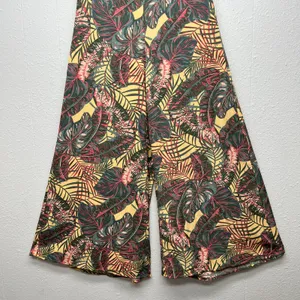 Pull On Wide Leg Cropped Floral Pants Womens Small Beachy Boho Tropical thumbnail 4