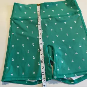 Fabletics Motion365 Women’s size small high waisted active shorts thumbnail 6