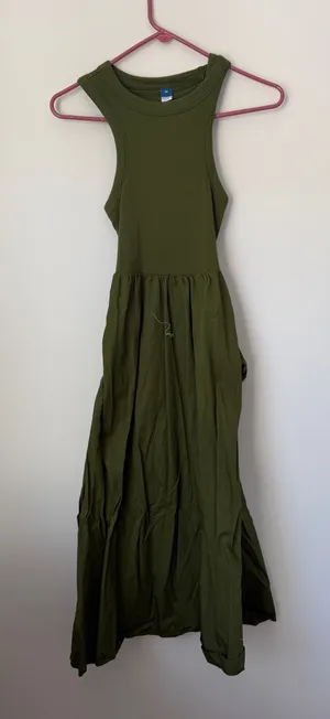 Green dress thumbnail 1