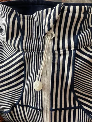 Lululemon Forme Jacket II Striped Zip-Up Athletic Jacket Size 4 thumbnail 3