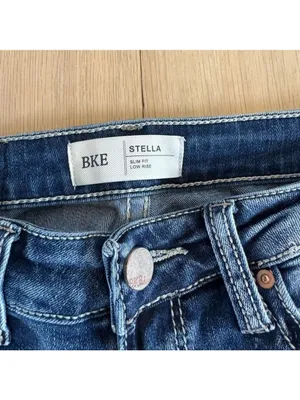 BKE Stella Slim Fit Low Rise Jeans Light Wash Size 26 thumbnail 2