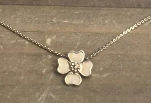 Vintage Flower Pendant Necklace Gold thumbnail 2