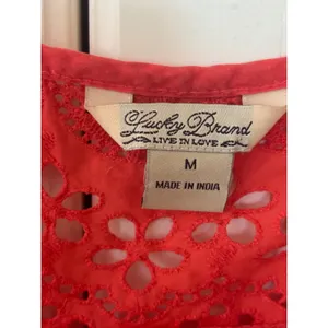 Lucky Brand Womens Coral Red Eyelet Lace Henley Tank Top Sleeveless Shirt Medium thumbnail 2