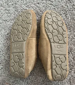 UGG Slippers thumbnail 2