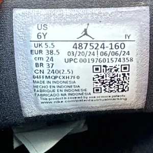Air Jordan 14 Retro GS 'Black Toe' 2024 Size 6y Women’s Size 7.5 thumbnail 5