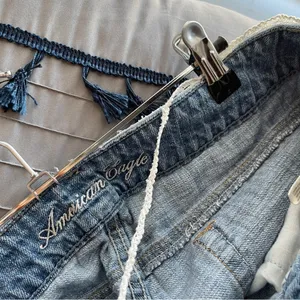 AMERICAN EAGLE | Denim Lace Trim Denim Shorts Sz 4 thumbnail 6