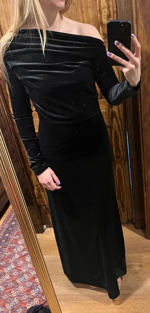 SheIn Black Velvet Long Sleeve Dress thumbnail 1