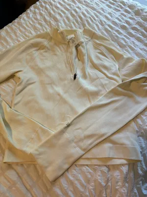 DICK'S Sporting Goods Top Long Sleeve thumbnail 1