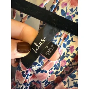 Lulus Floral Print Mini Dress V Neck Empire‎ Waist Tie Back Short Sleeve S thumbnail 4