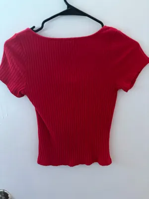 Red crop top with buttons from heart and hips  thumbnail 2