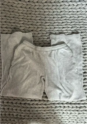 Brandy Melville Light Grey Anastasia Waffle Knit Sweatpants thumbnail 2