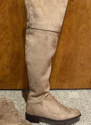 Boots Size 9 thumbnail 1