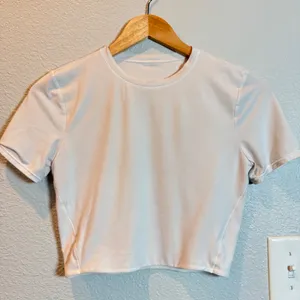 Lululemon Wundermost Ultra-Soft Nulu‎ Crewneck Cropped T-Shirt thumbnail 4