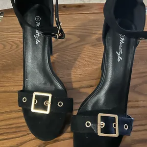 Heels Herstyle like brand new black heels- size 11–beautiful— thumbnail 3