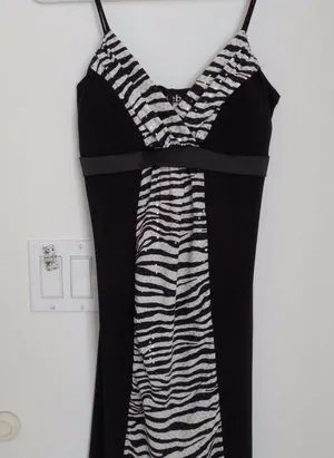 Juniors Womens Deb Zebra Print Evening/Party Sequins Dress Size Small thumbnail 1
