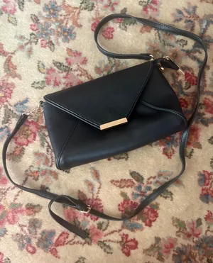 Black crossbody thumbnail 1