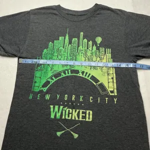 Wicked The Musical New York City Broadway T-Shirt Charcoal Gray Green Small thumbnail 4
