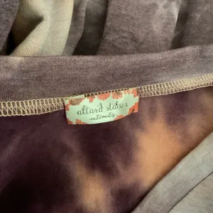 Altar’d State‎ Tie Dye V Neck Cropped Sweatshirt Size L thumbnail 2
