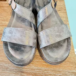 EUC Pierre Dumas Lisle Platform Strappy Sandals 8 Comfy 2.5” thumbnail 7