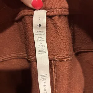 Lululemon Scuba High Rise Joggers Size 2 Maroon‎ Burgundy Athleisure Pants thumbnail 4