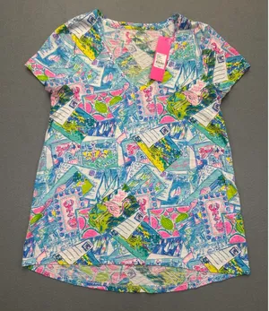 Lilly Pulitzer Etta V-Neck Top Multi Wish You Were Here Postcard Print Small NEW thumbnail 1