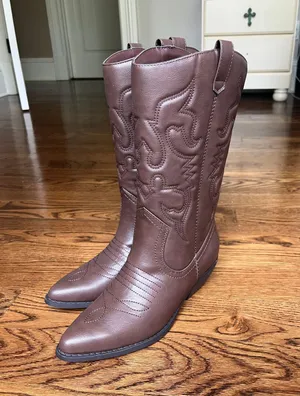 Brown Cowgirl Boots thumbnail 1