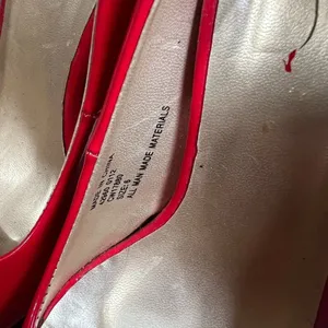 Rosalina size‎ 6 red heels Red thumbnail 2