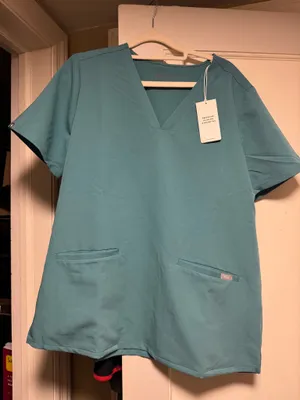 FIGS Scrub Top Casma Three-Pocket Cactus thumbnail 1