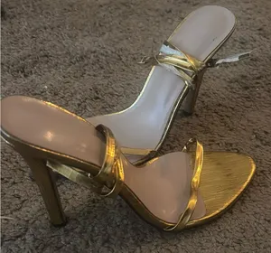 Gold heel Size 8 thumbnail 1