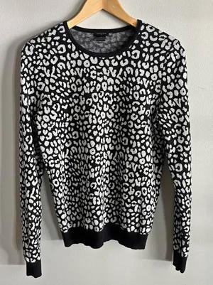 Ann Taylor Black White Leopard Print Crew Sweater Preppy Chic Cozy thumbnail 1