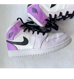 Nike Air Jordan 1 Mid GS Purple White Black Sneakers Youth 6.5Y Lavender Retro thumbnail 3