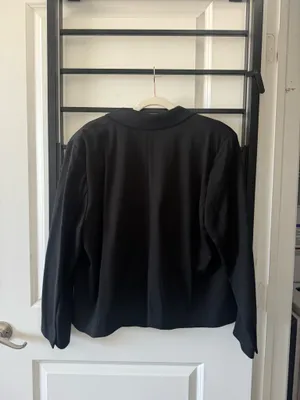H&M Black Blazer thumbnail 3