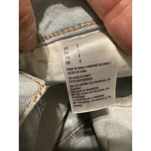 American Eagle‎ Hi-Rise Shortie Distressed Denim Shorts Light Wash Blue Size 2 thumbnail 6