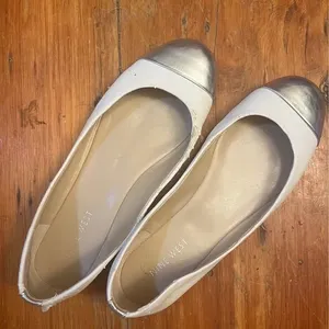 Nine West NWFAUNCE white metallic toe ballet flats size 8M thumbnail 1